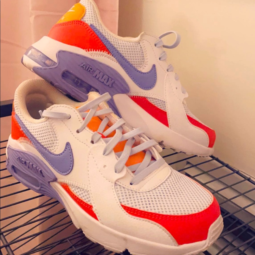 Women’s Nike Air Max Tennis Shoes